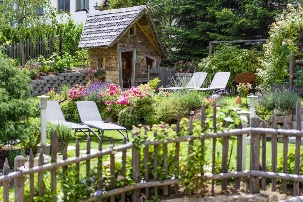 Hotel Landhaus Zillertal Fuegen Exterior photo