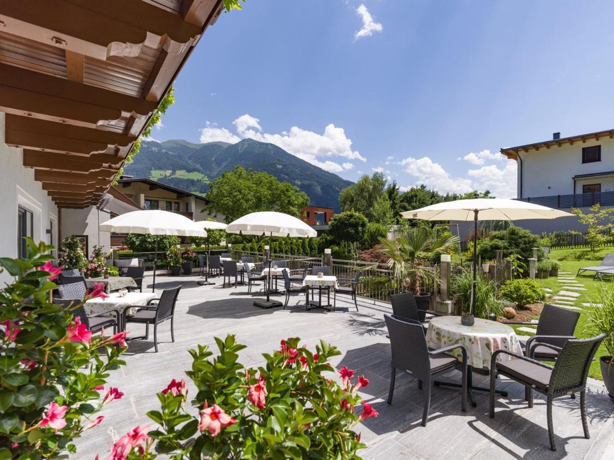 Hotel Landhaus Zillertal Fuegen Exterior photo