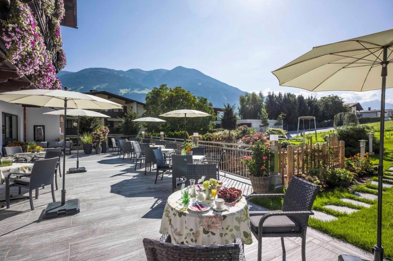 Hotel Landhaus Zillertal Fuegen Exterior photo