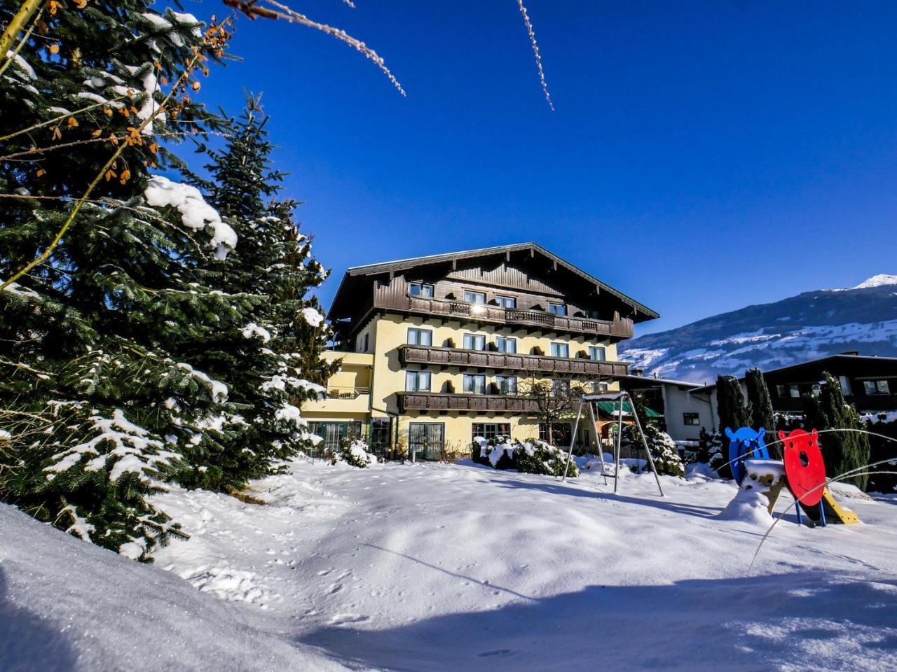 Hotel Landhaus Zillertal Fuegen Exterior photo
